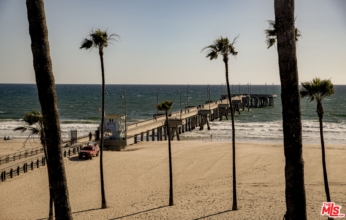 3011 Ocean Front Walk