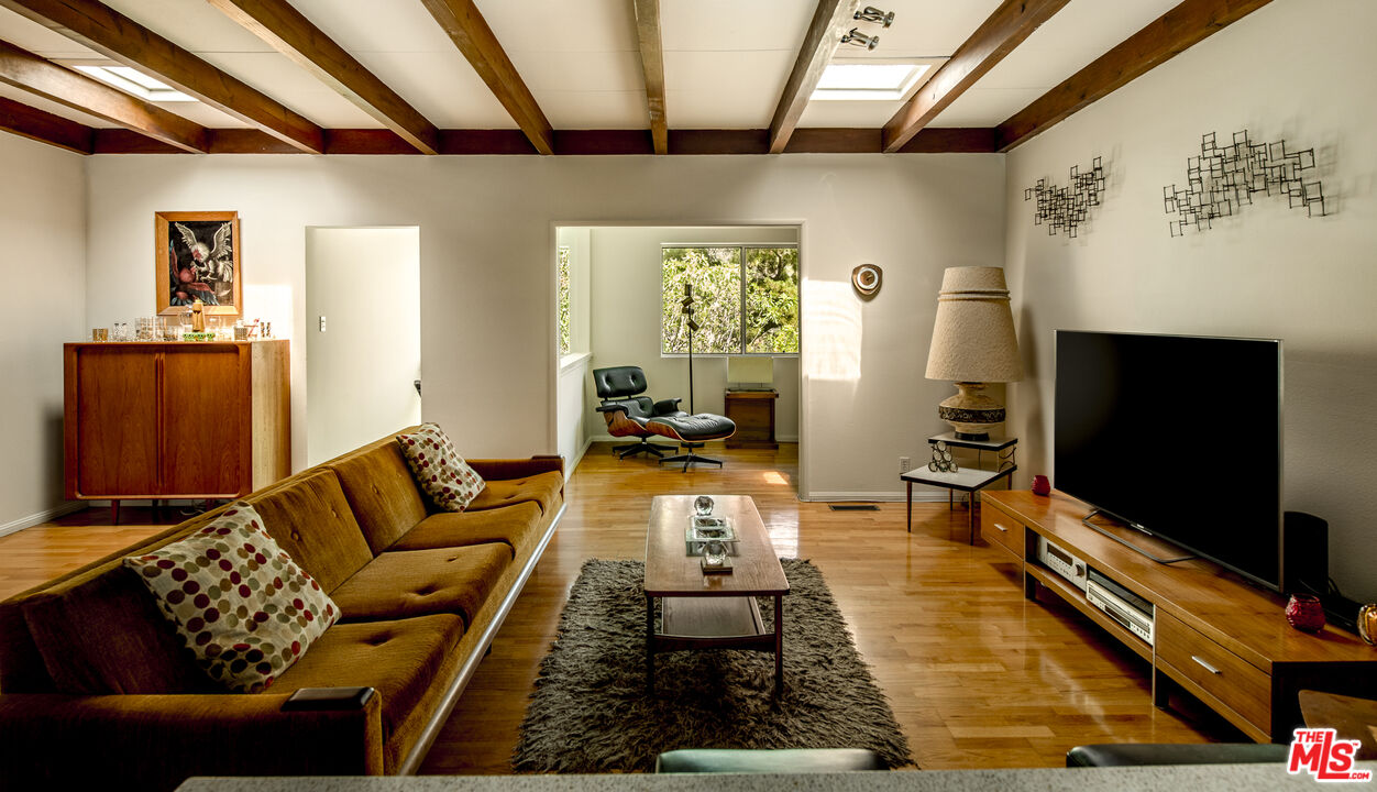 3262 Dos Palos Dr