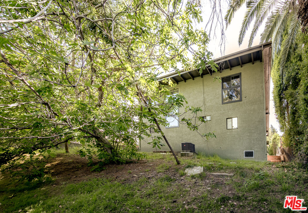 3262 Dos Palos Dr