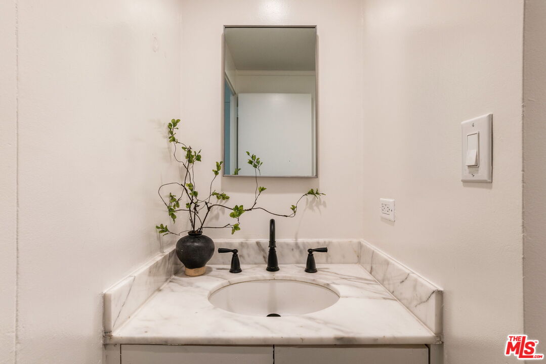 1333 S Beverly Glen Blvd Unit: 405