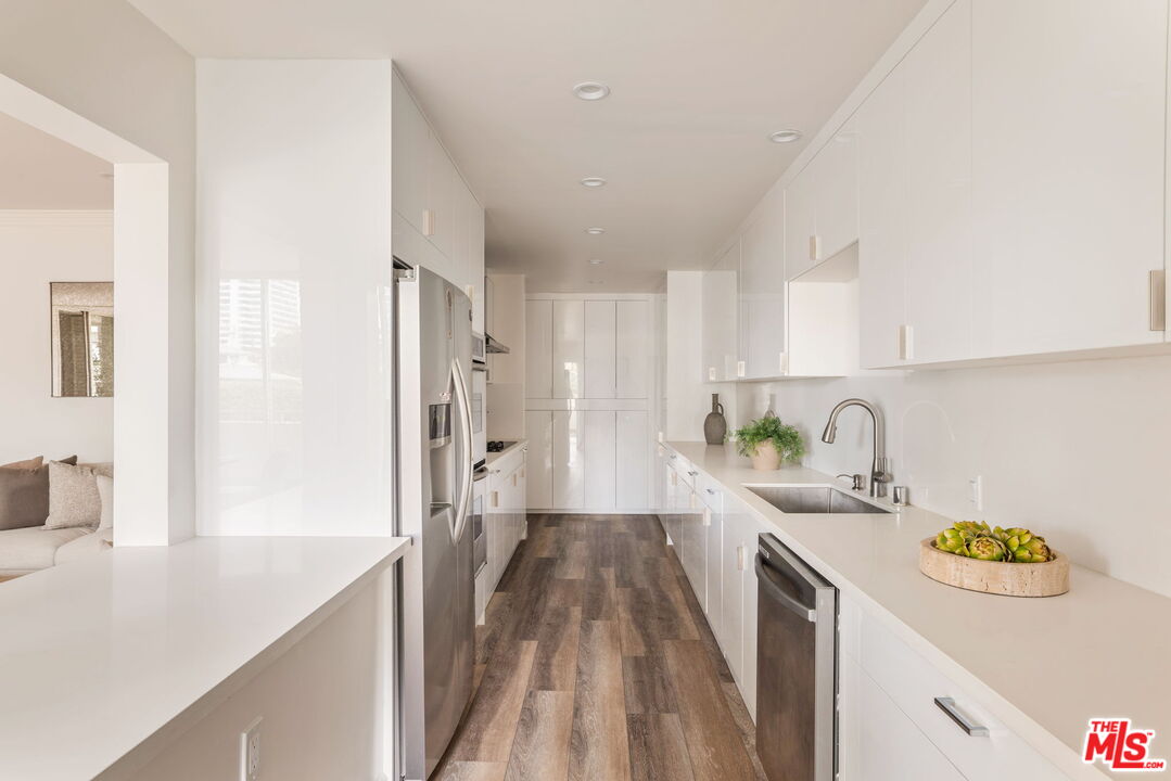 1333 S Beverly Glen Blvd Unit: 405