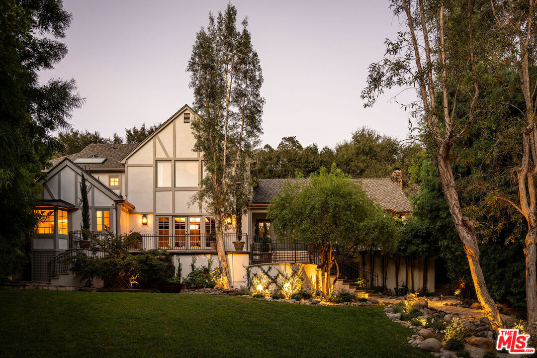 1004 N Bundy Dr