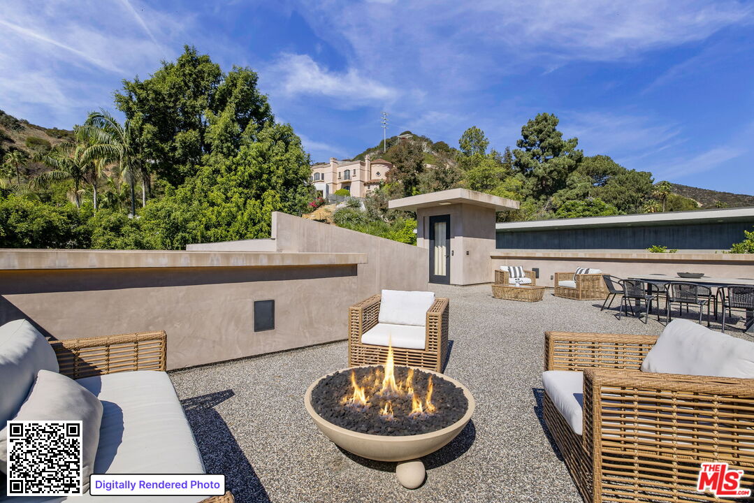 1845 Coldwater Canyon Dr