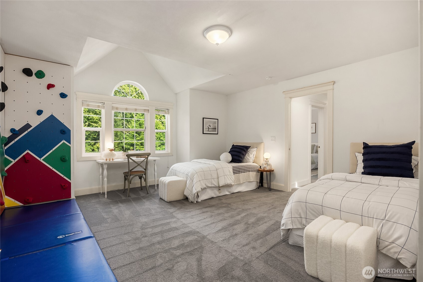10259 & 10261 NE Sunrise Place