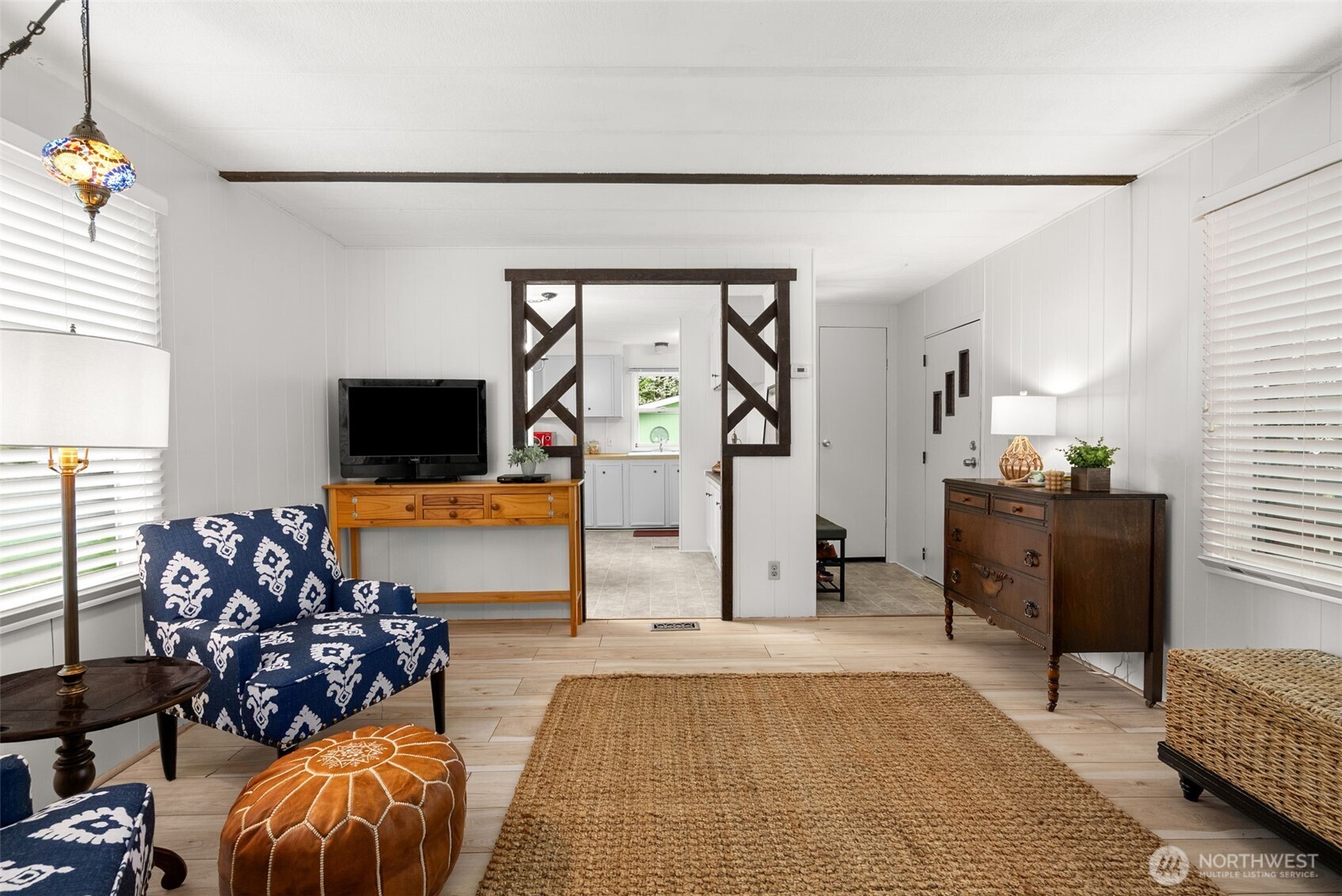 600 NE Lincoln Road Unit: 14