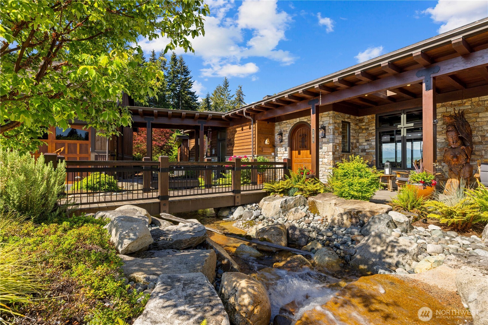 165 NE Kinman Road