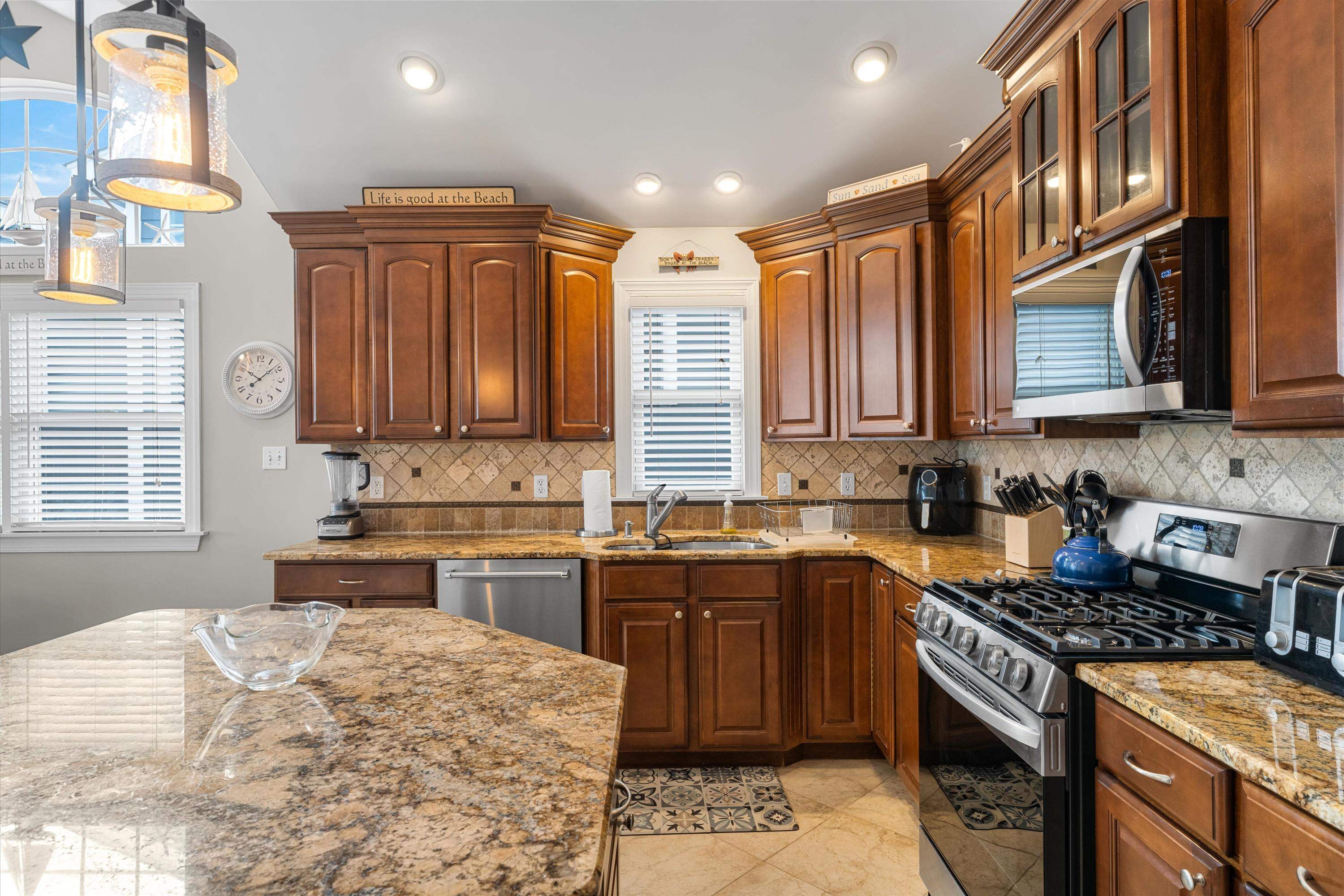 32 47th Street Unit: East Unit