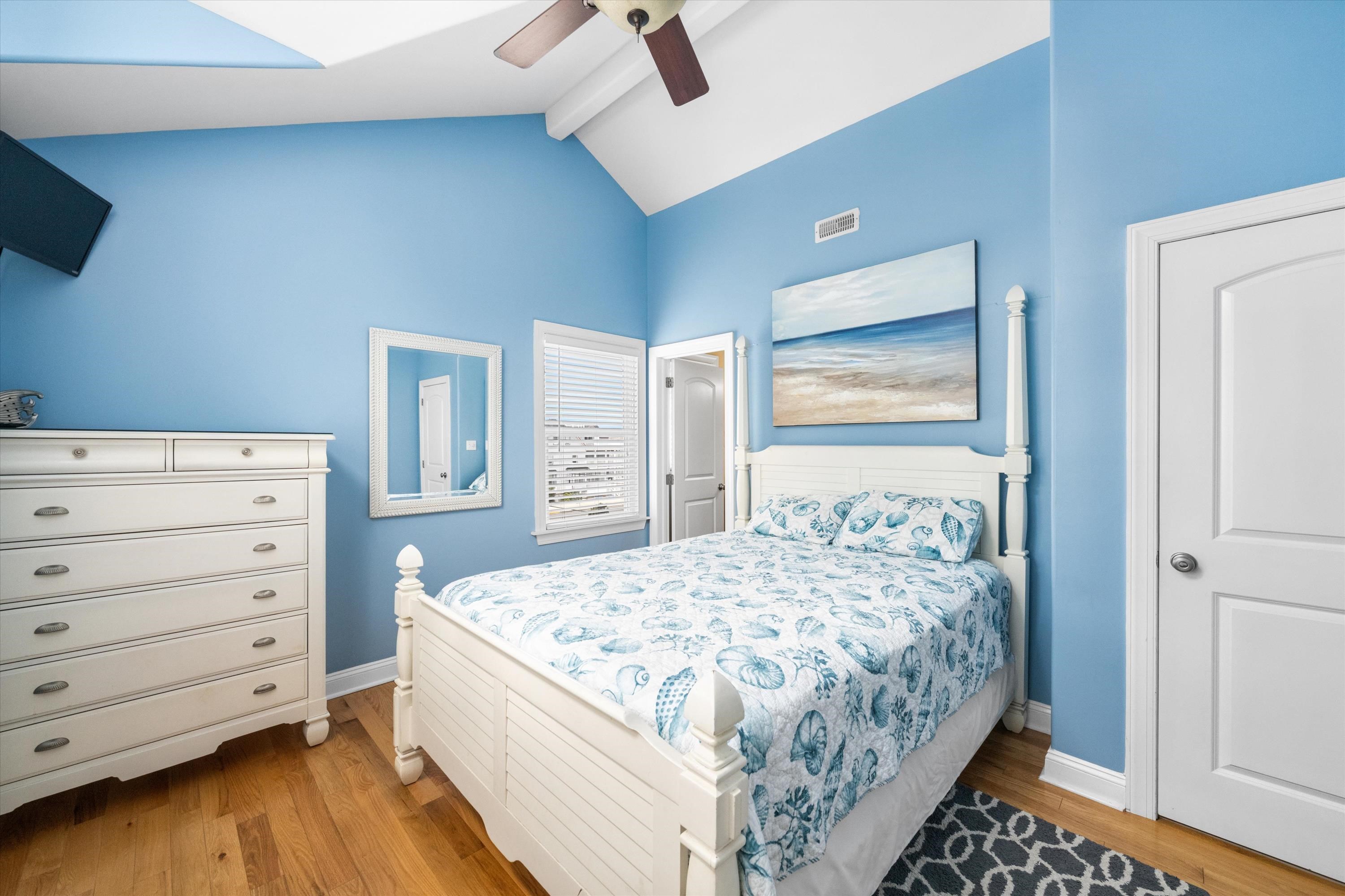 32 47th Street Unit: East Unit