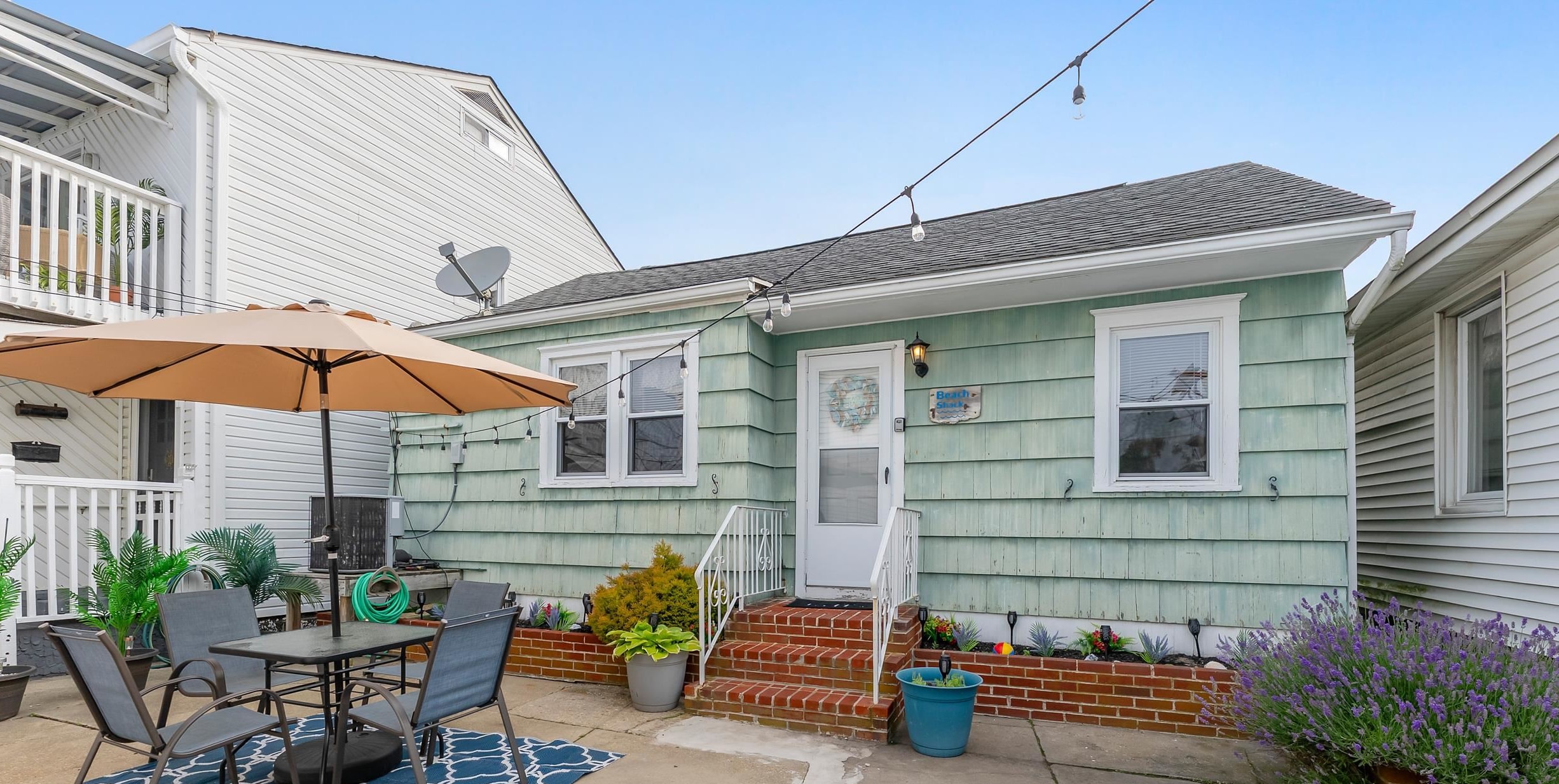 221 W 25th