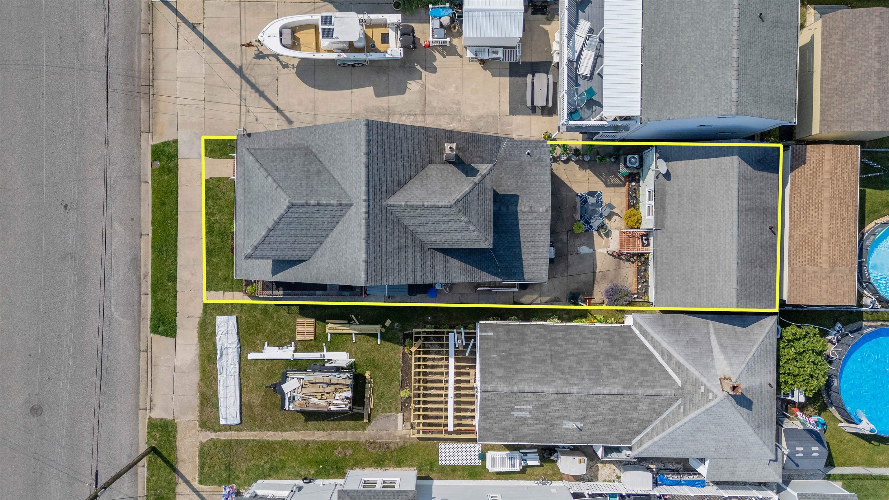 221 W 25th