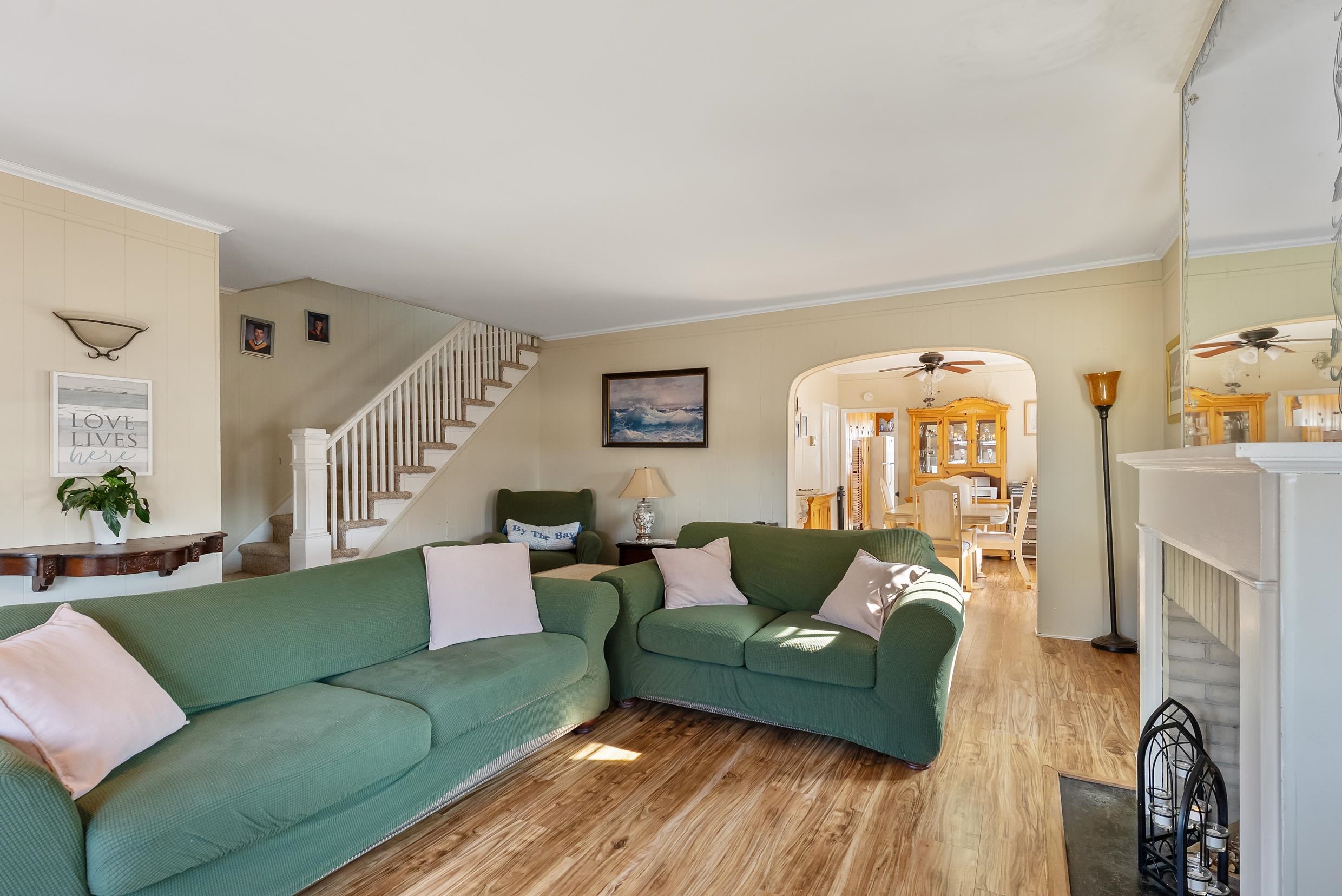 221 W 25th