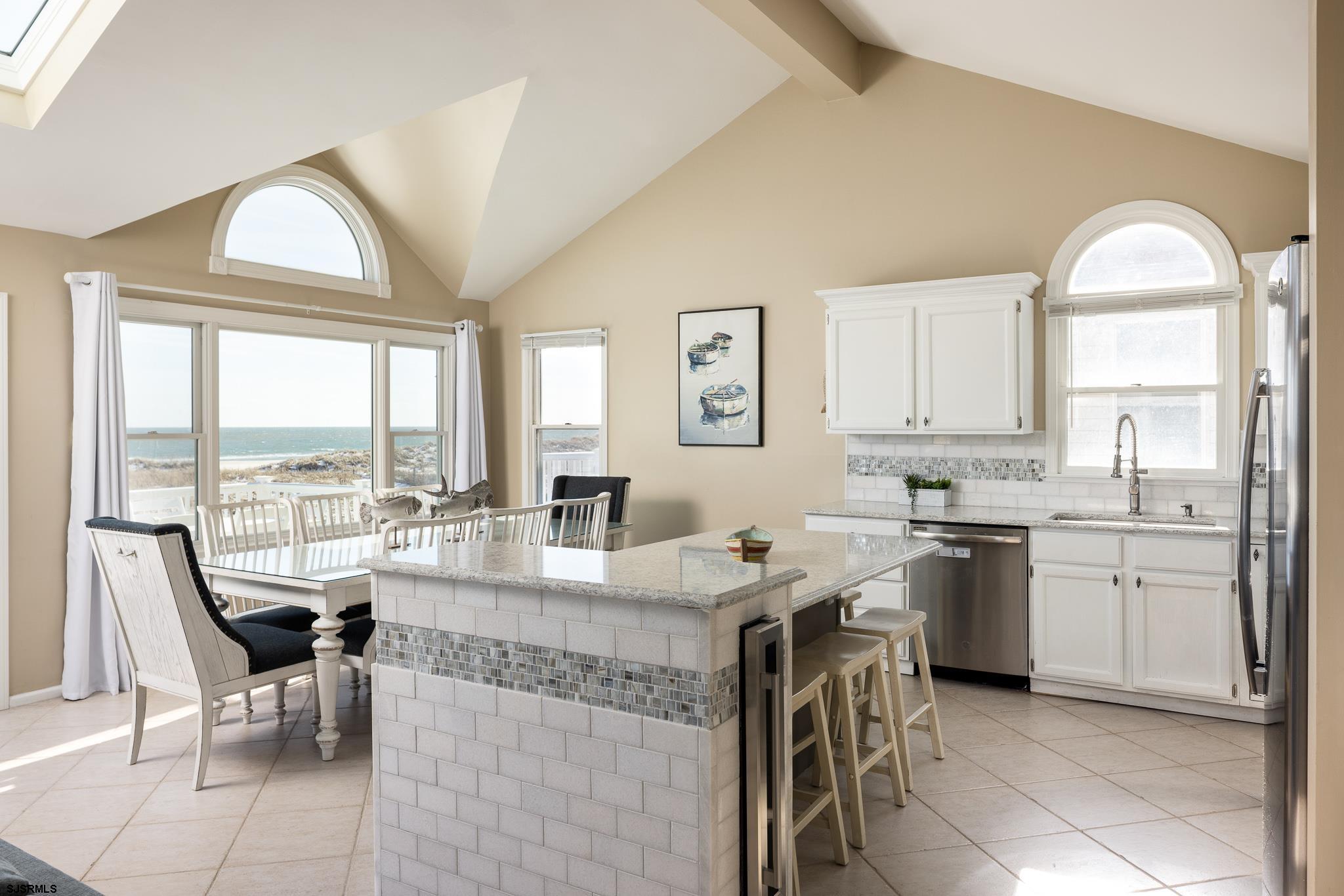 4923 Central Ave Unit: 2