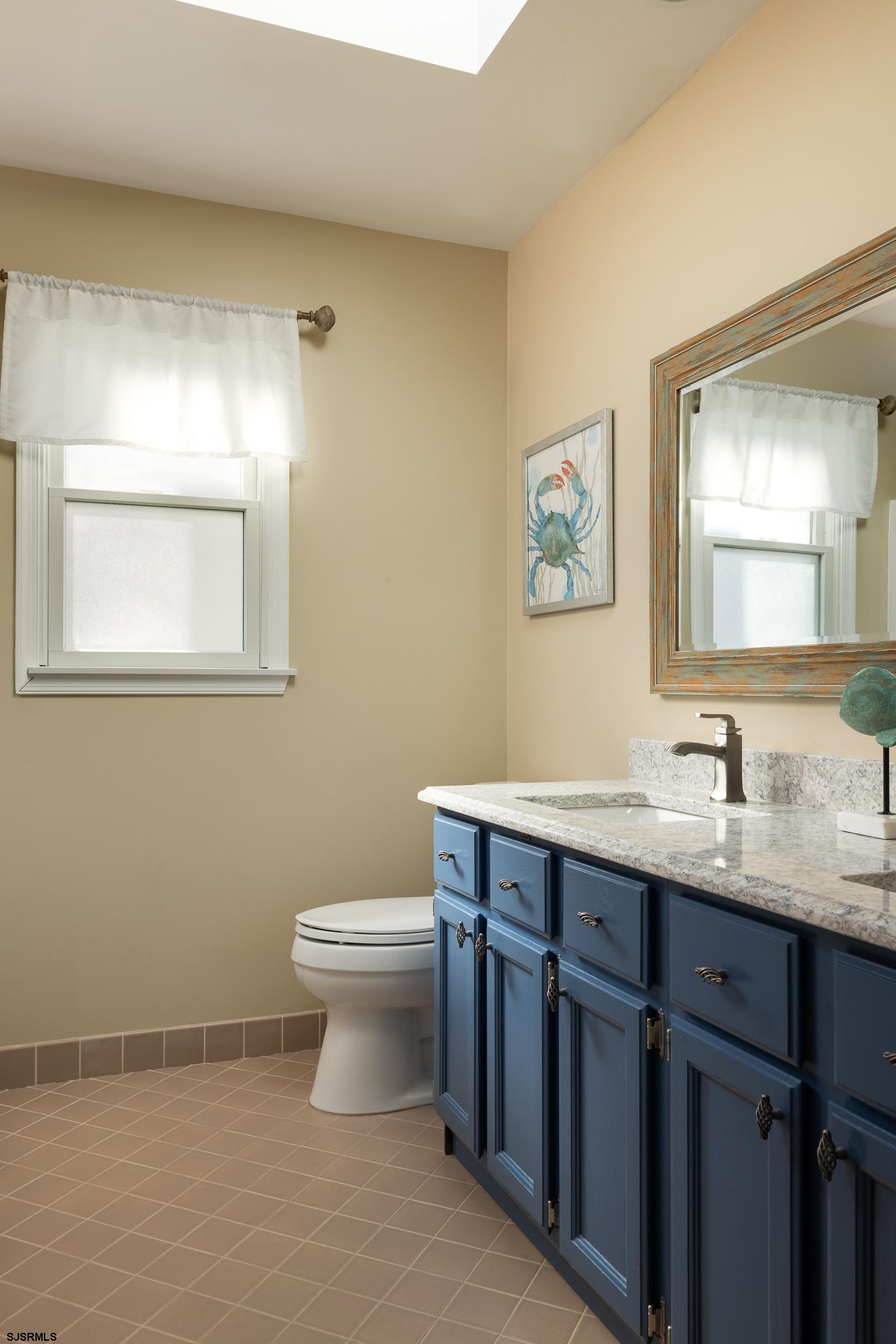 4923 Central Ave Unit: 2