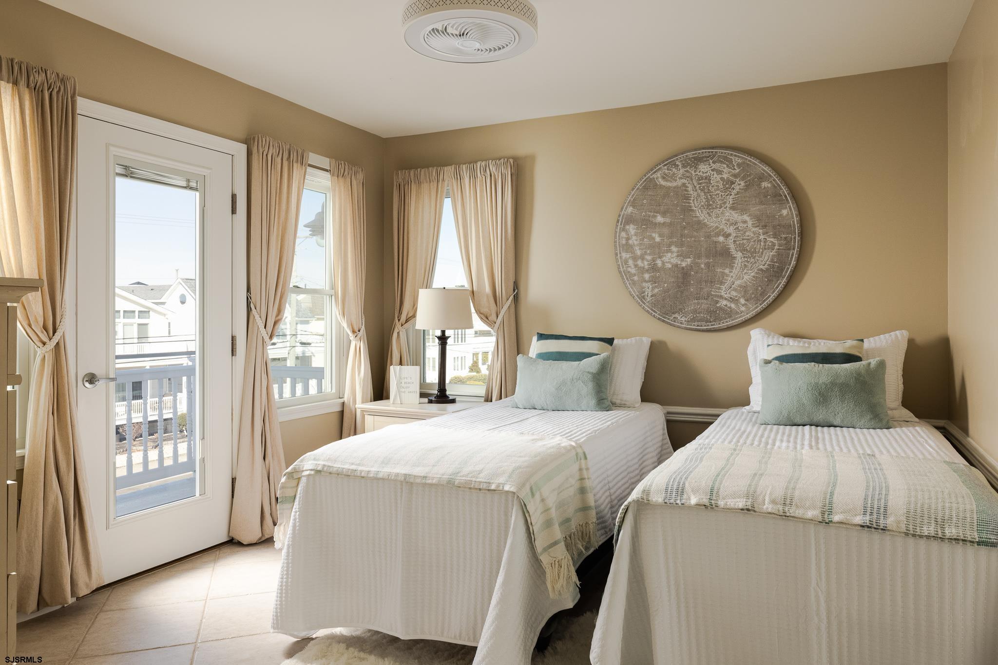 4923 Central Ave Unit: 2