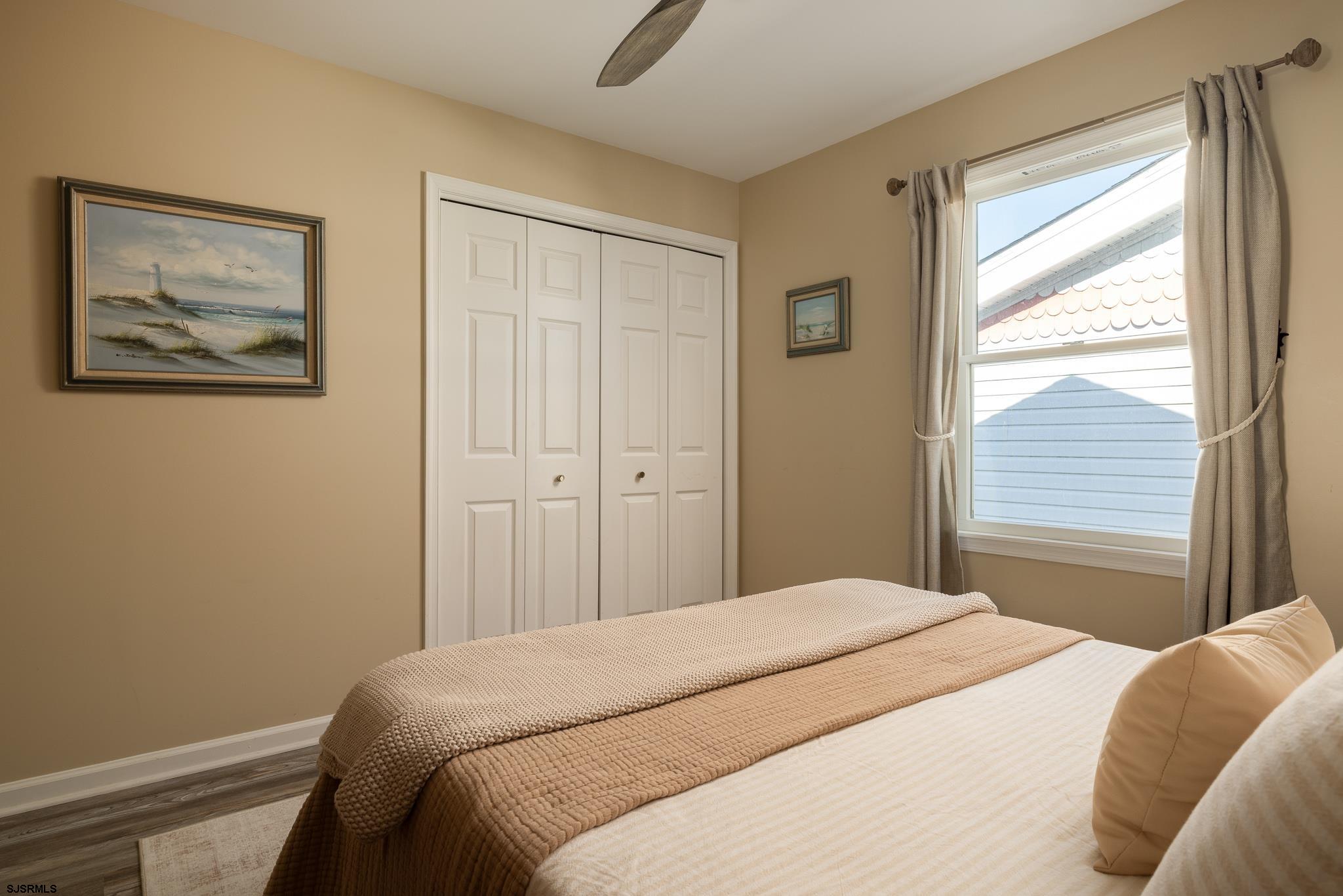 4923 Central Ave Unit: 2