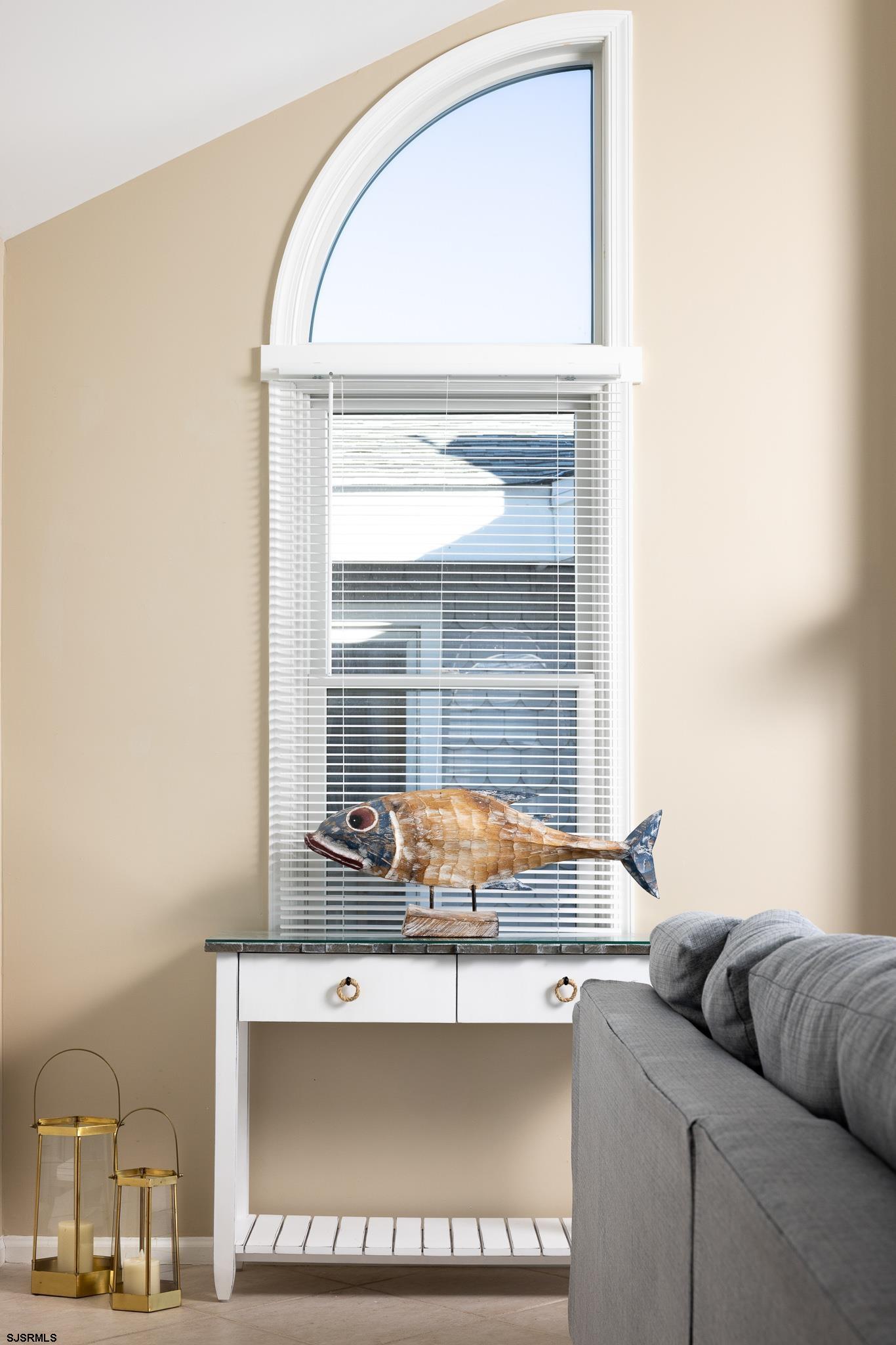 4923 Central Ave Unit: 2