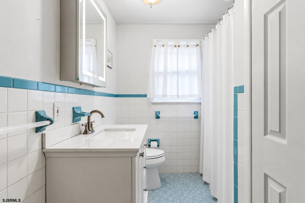 3425 Central Ave Unit: 1