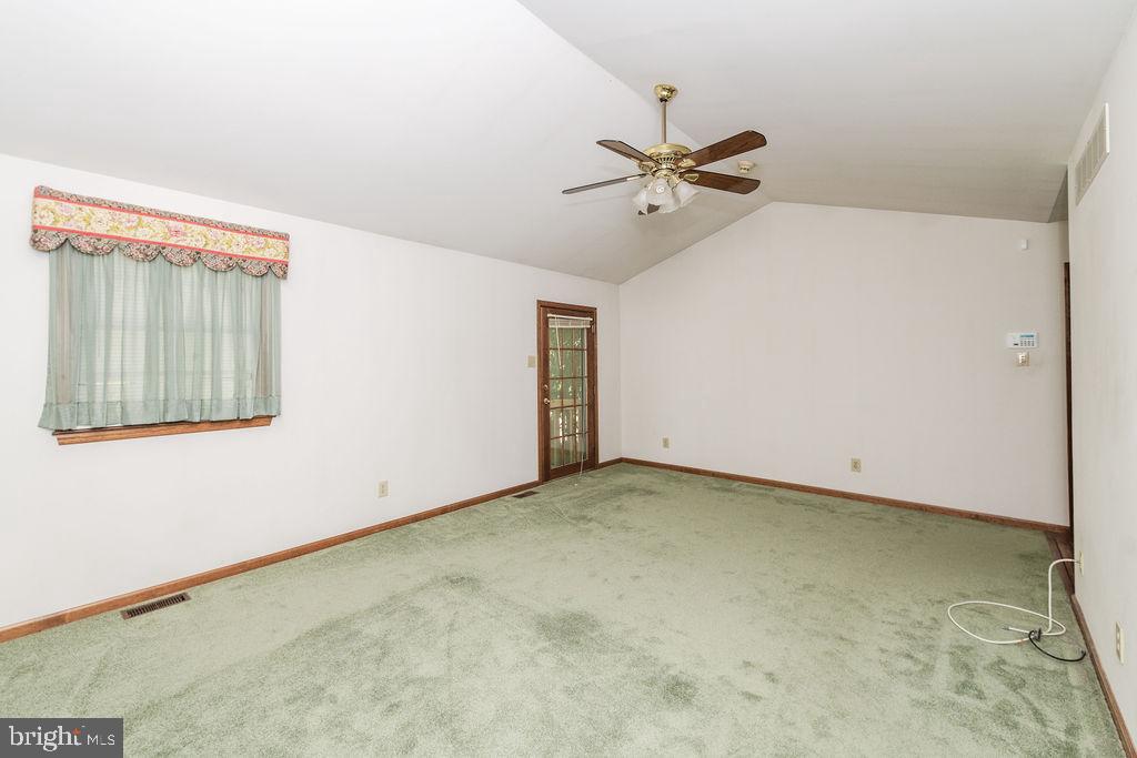 27 W Central Ave