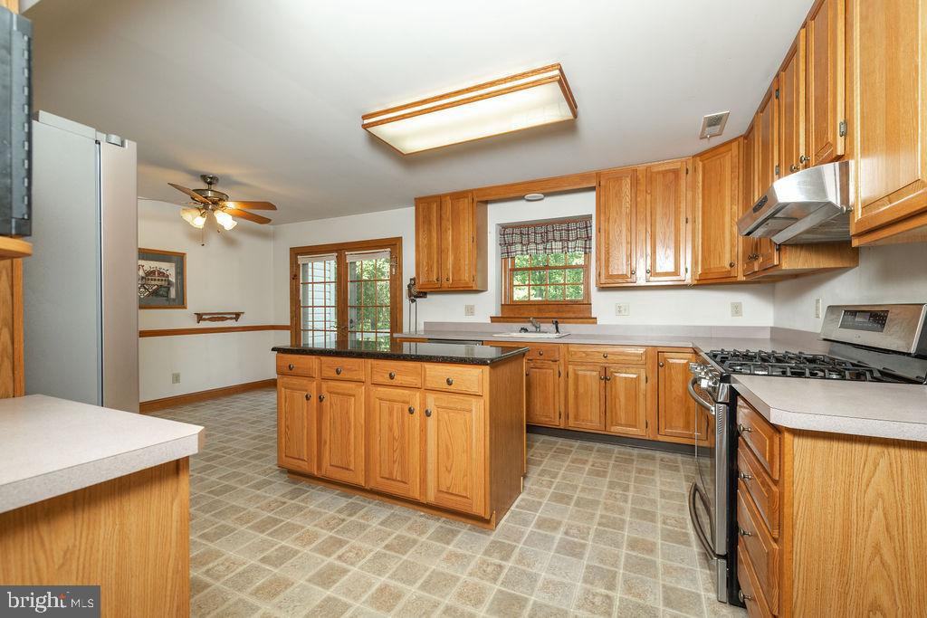27 W Central Ave
