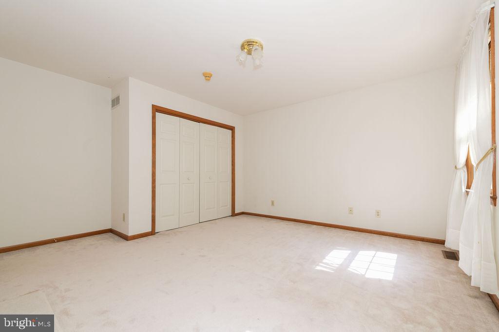 27 W Central Ave