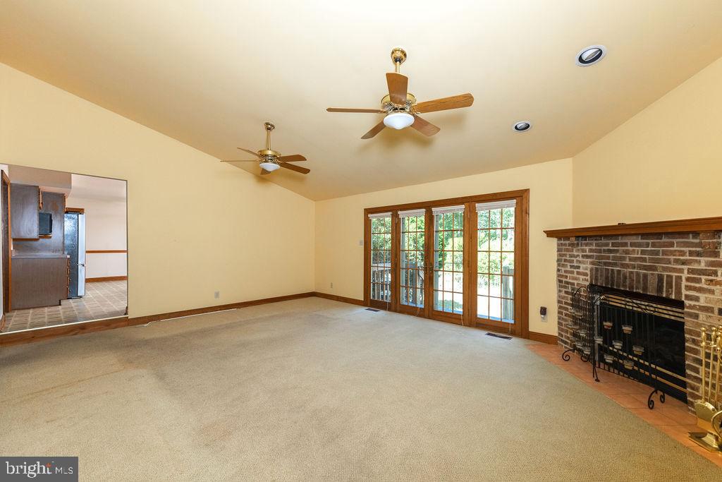 27 W Central Ave