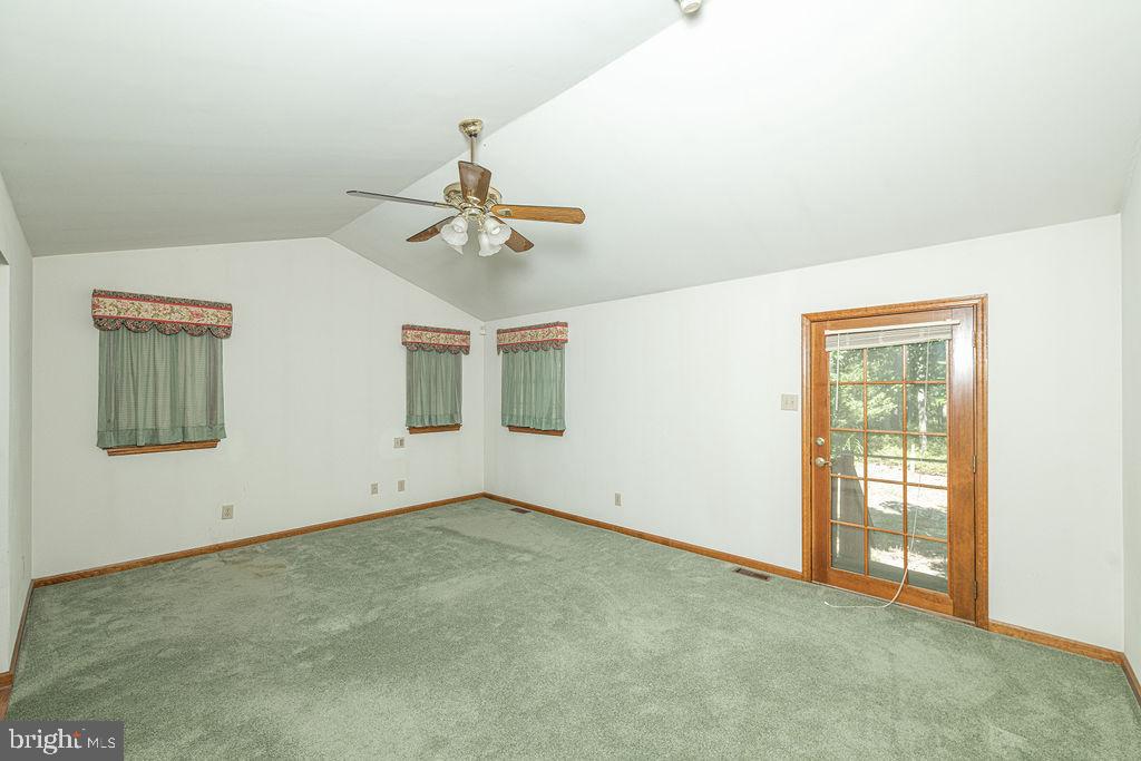 27 W Central Ave