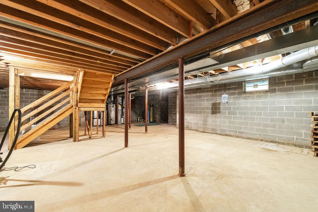 27 W Central Ave