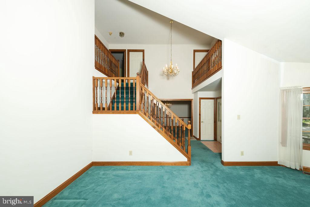 27 W Central Ave