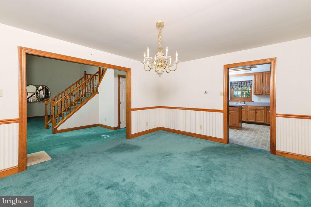 27 W Central Ave