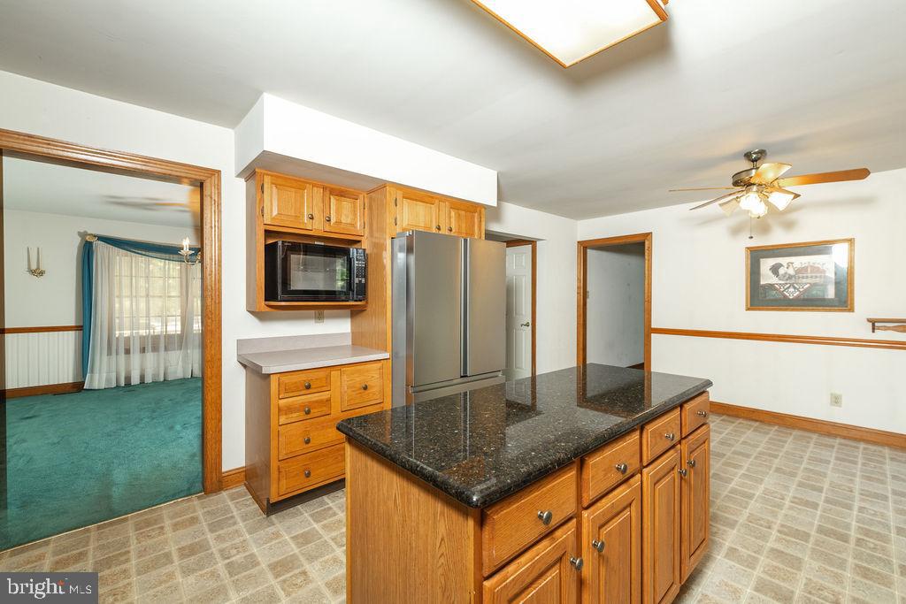 27 W Central Ave