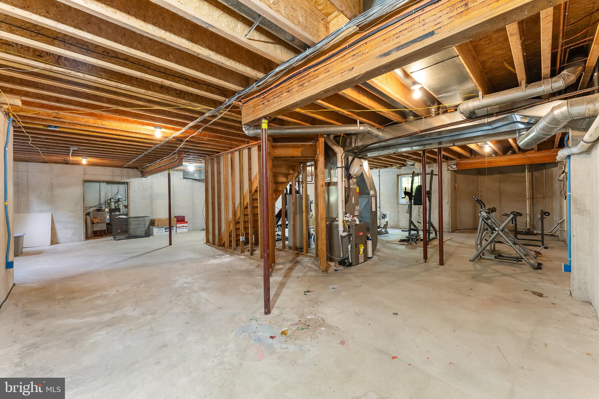 2076 HENDRICKS AVENUE