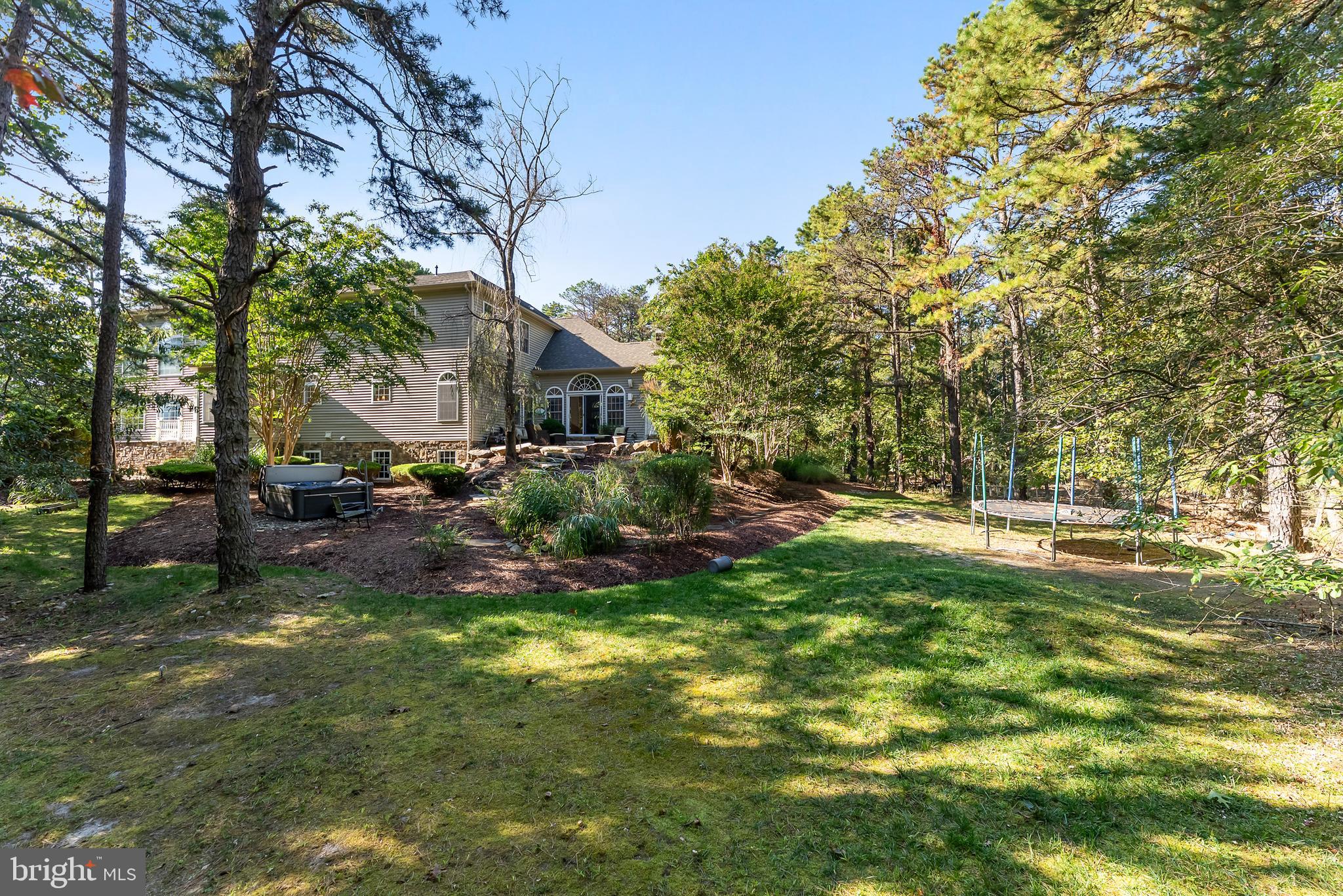 2076 HENDRICKS AVENUE