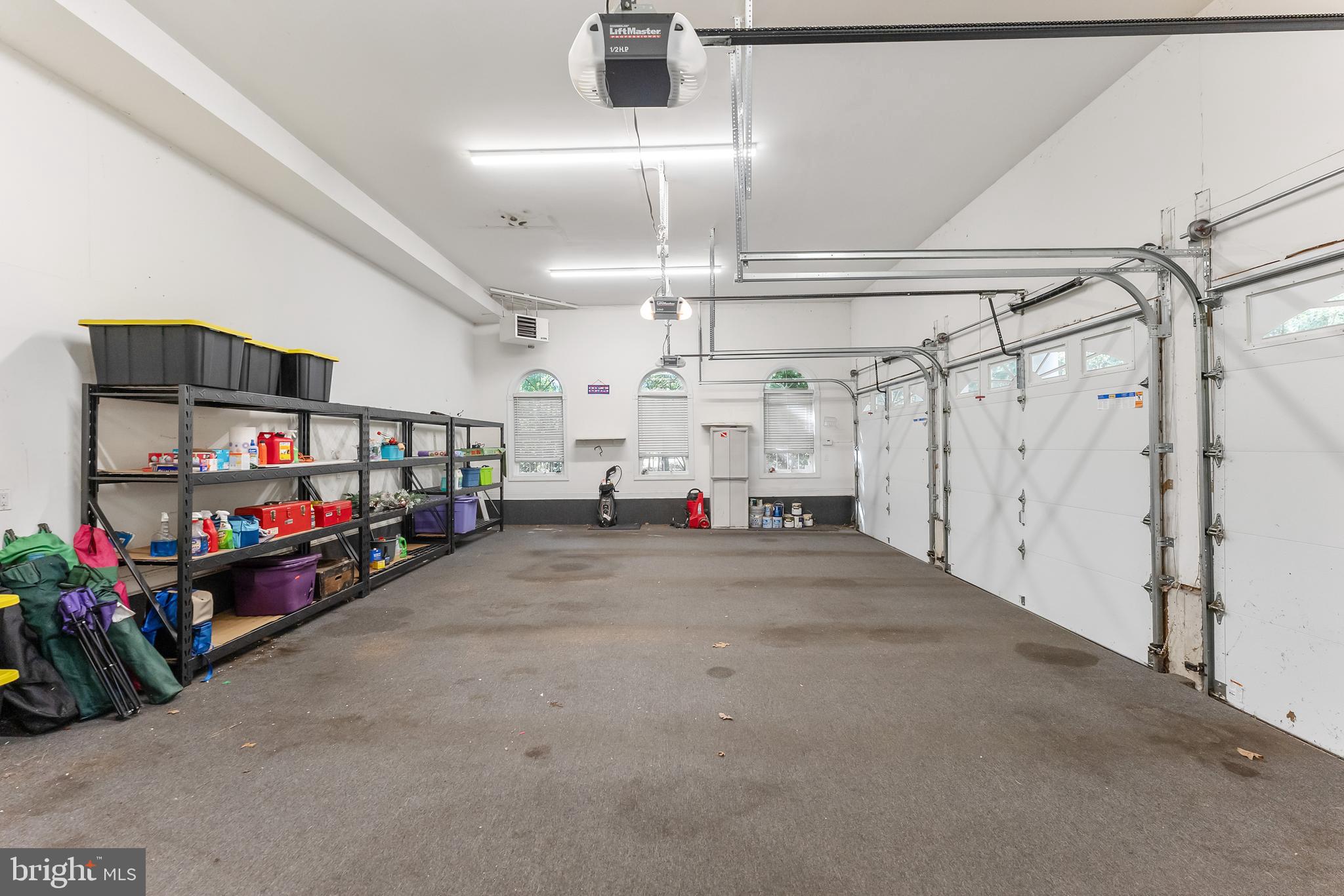 2076 HENDRICKS AVENUE