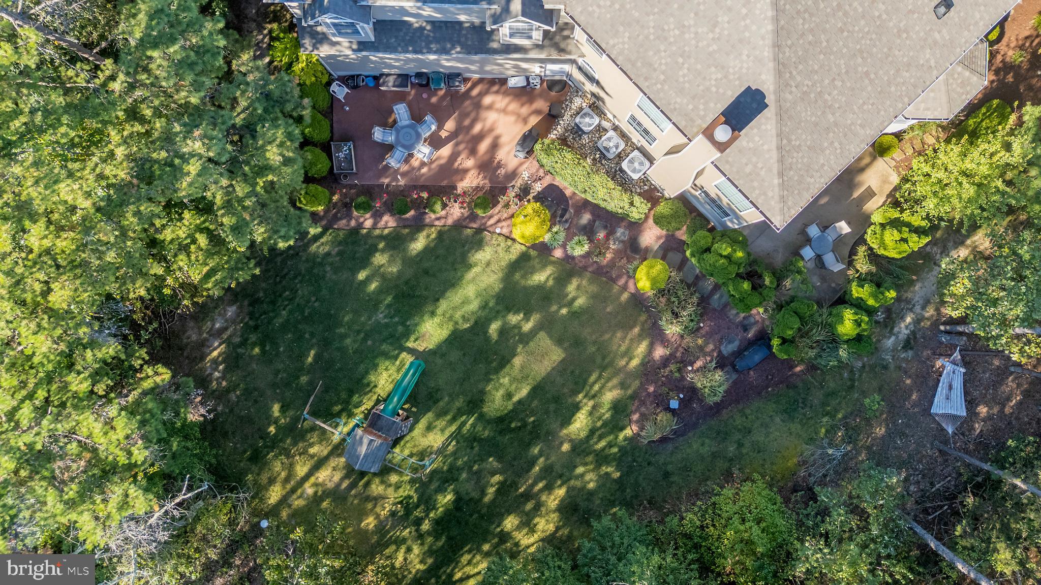 2076 HENDRICKS AVENUE