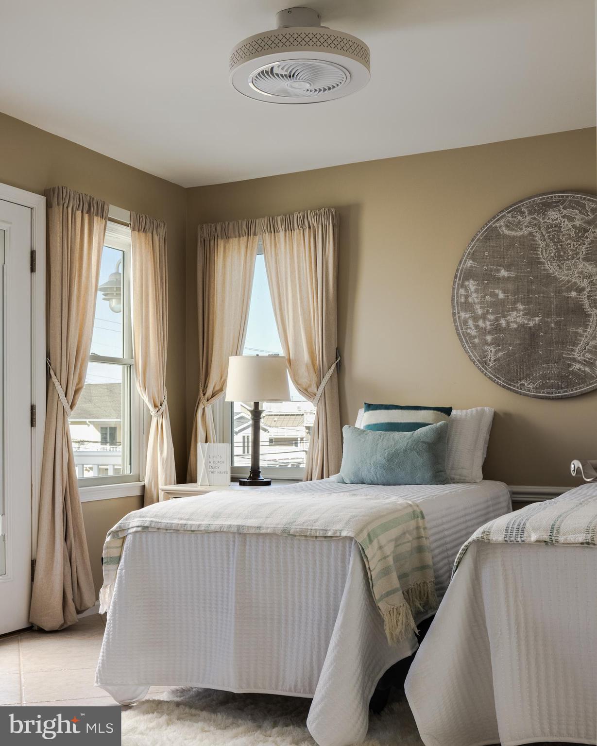 4923 CENTRAL AVENUE 2