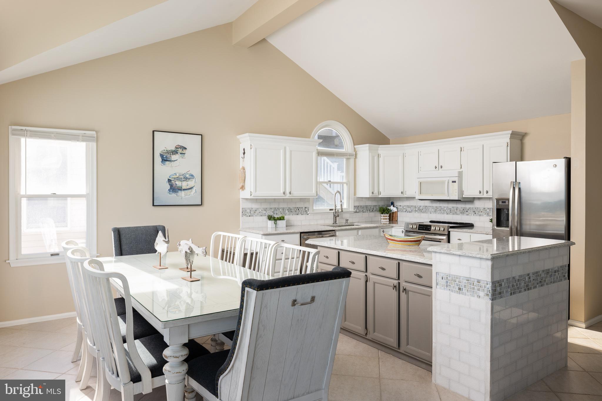 4923 CENTRAL AVENUE 2