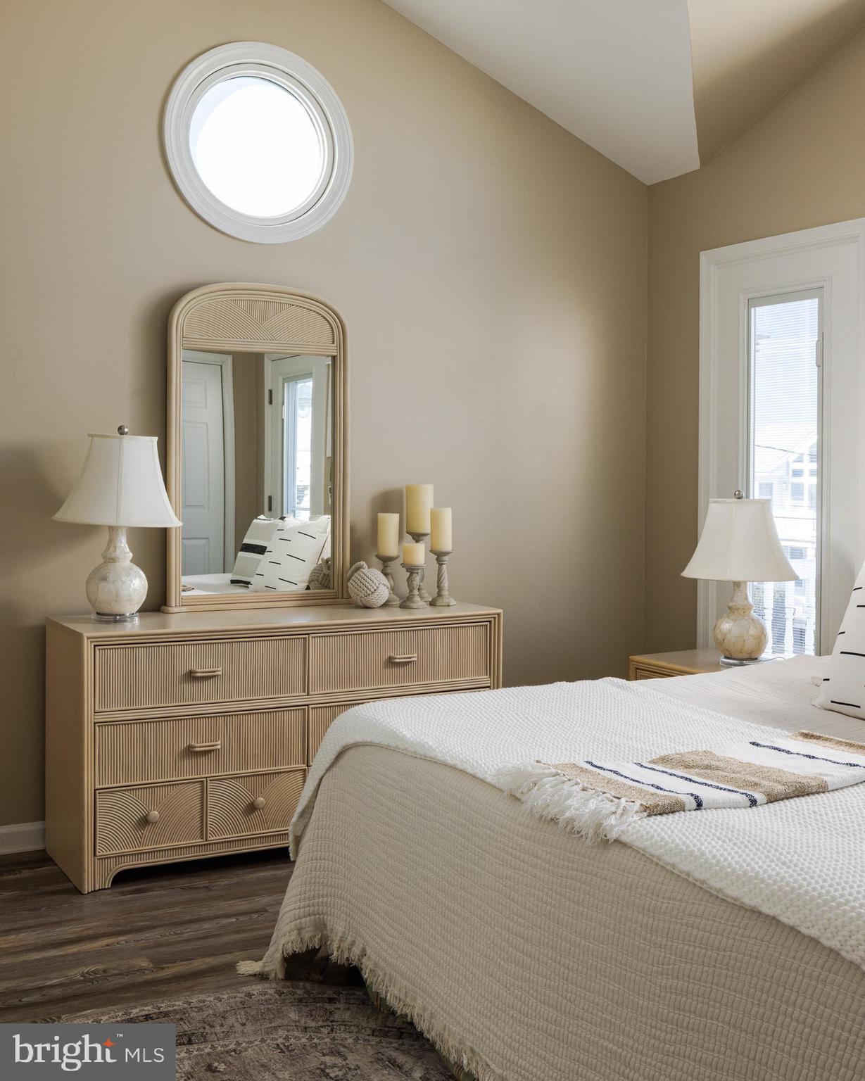 4923 CENTRAL AVENUE 2