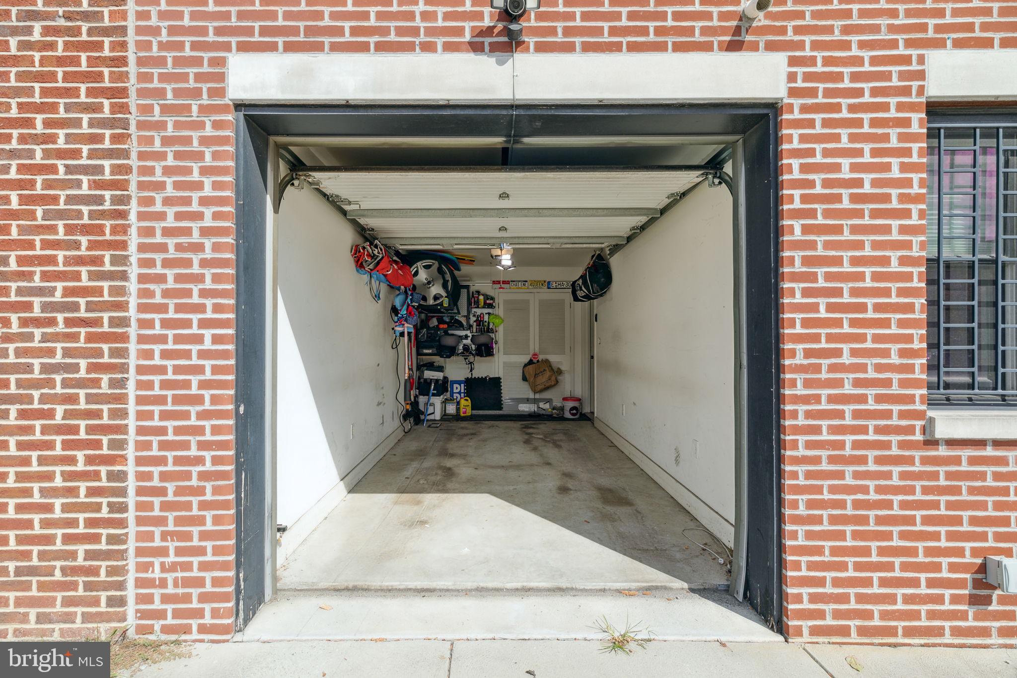 120 League St