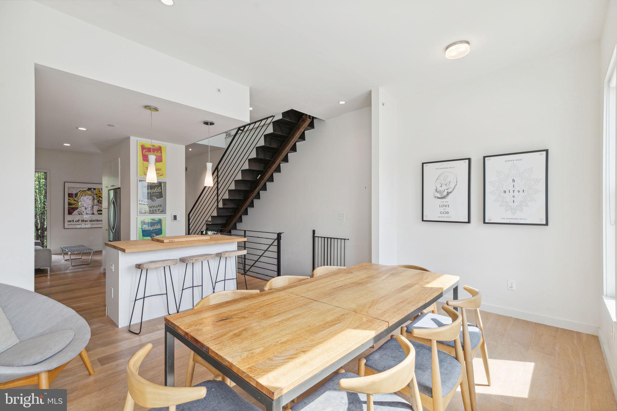 120 League St