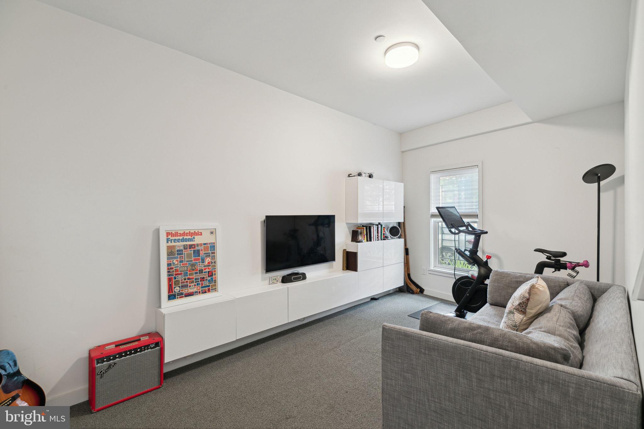 120 League St
