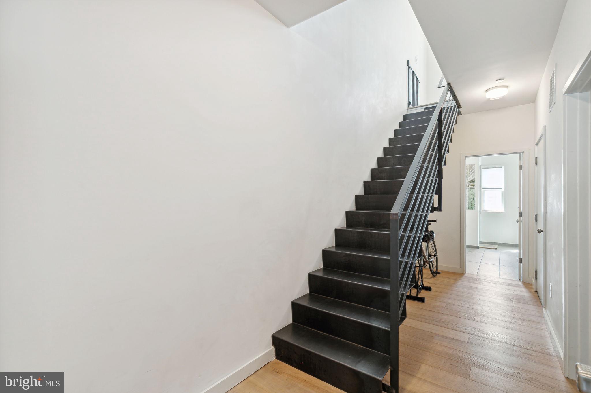 120 League St