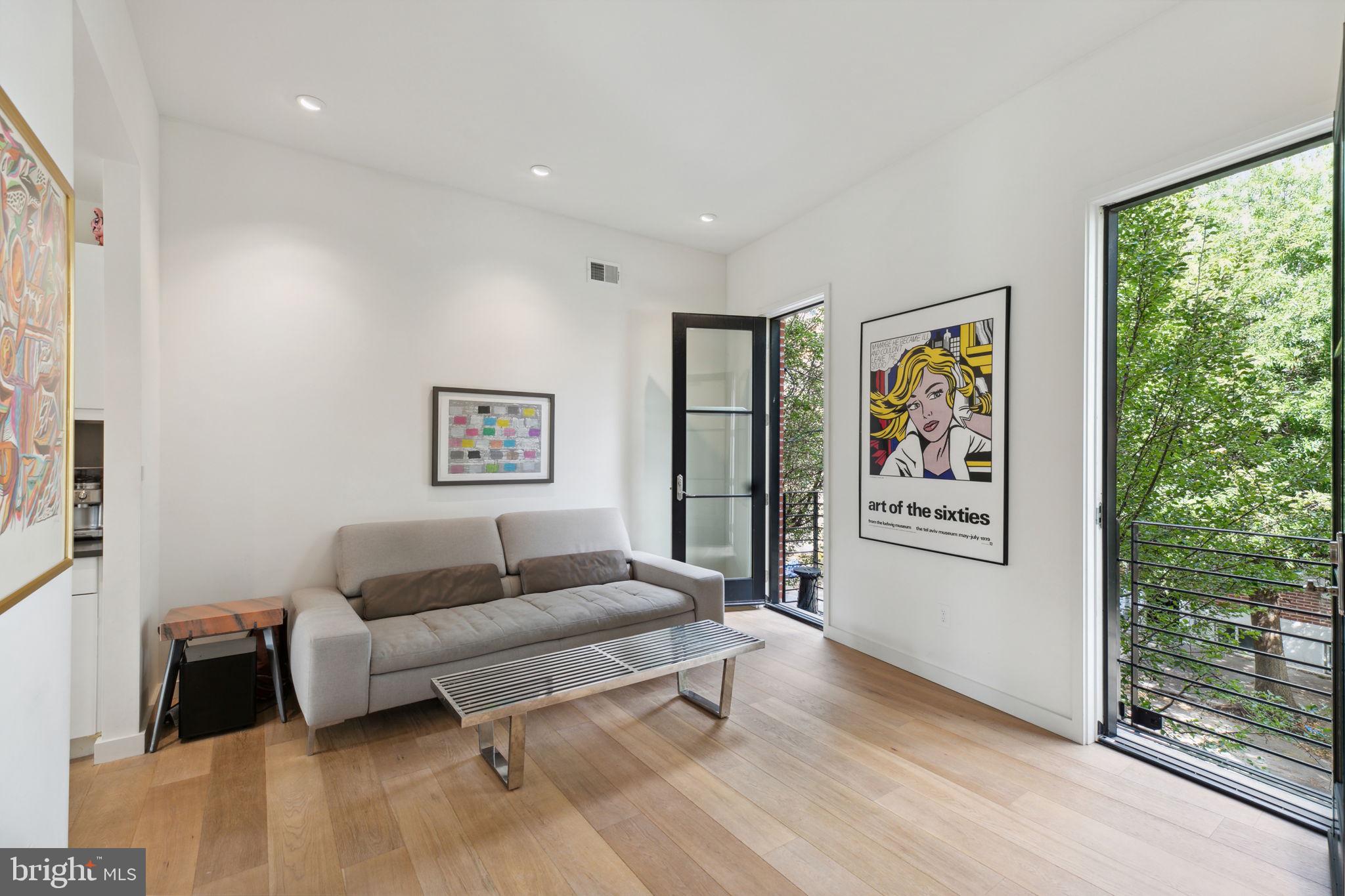 120 League St