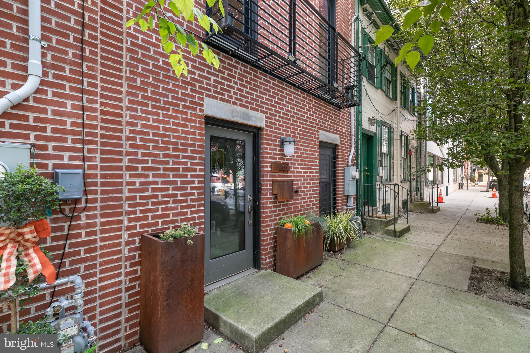 120 League St