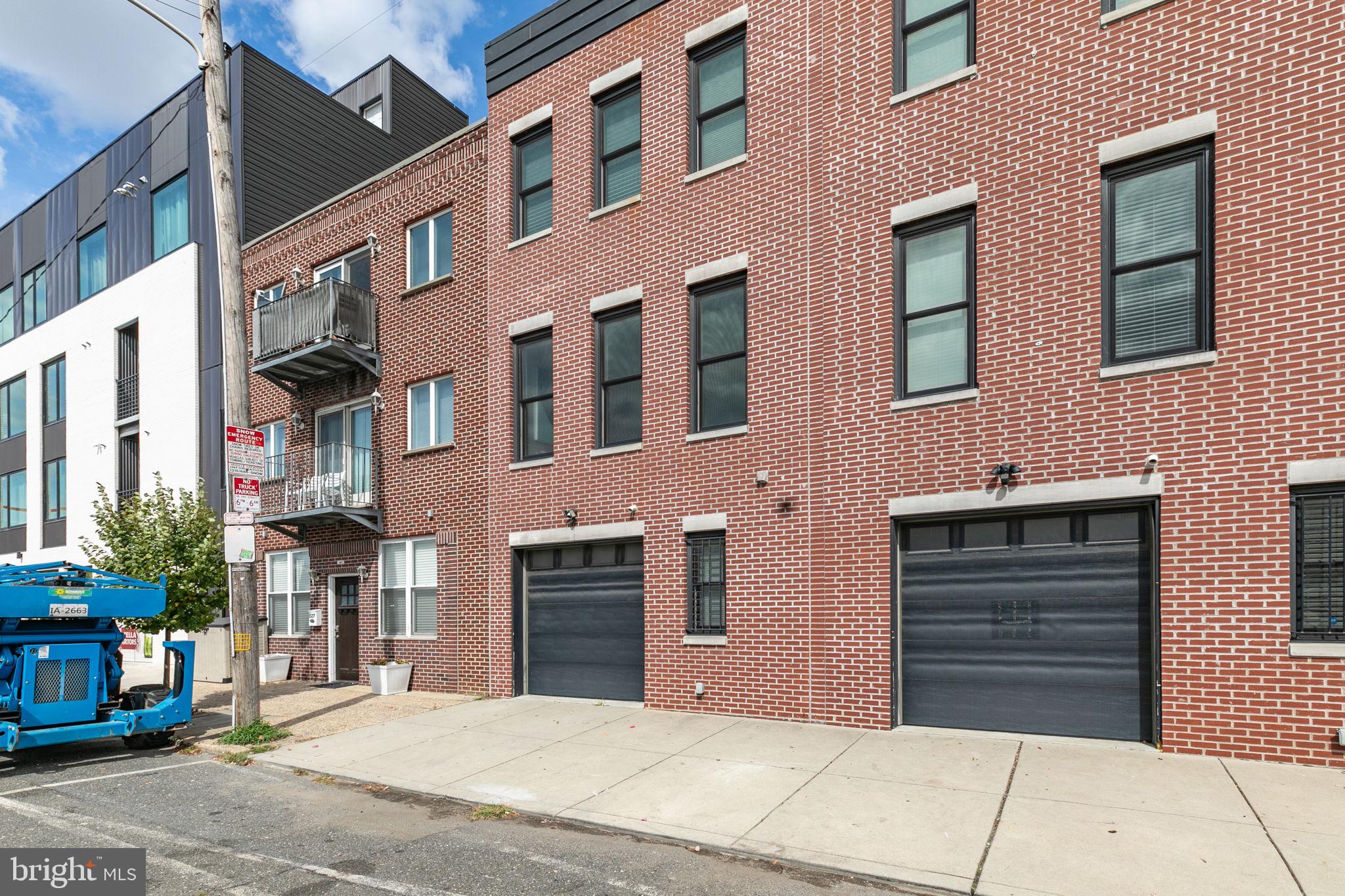 120 League St