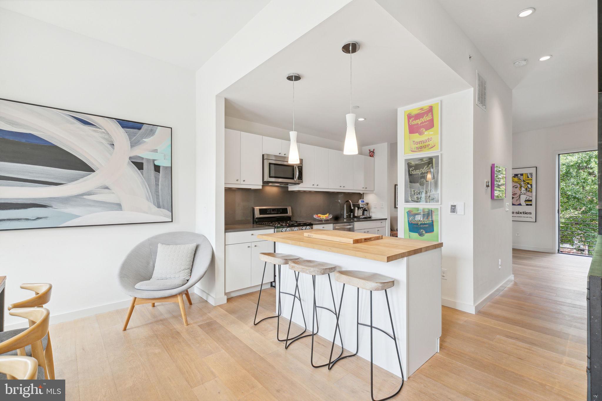 120 League St