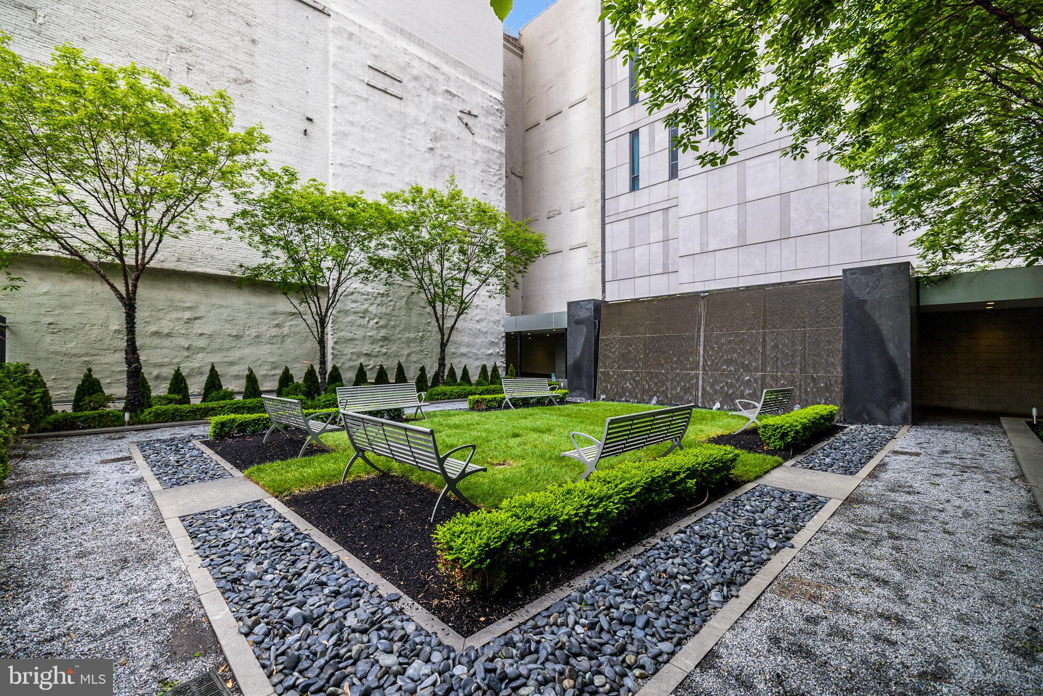 1414 S Penn Sq #10e