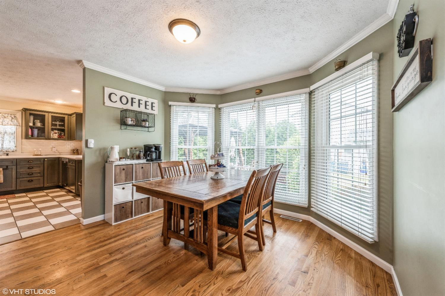 804 E Sportsman Lane