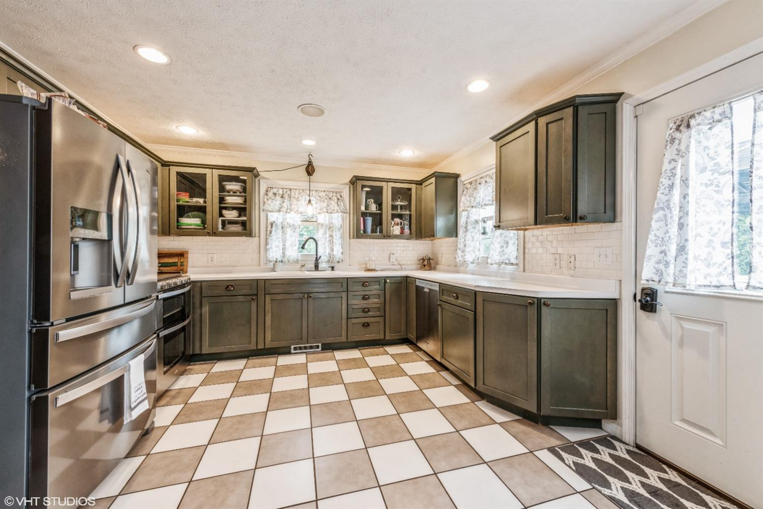 804 E Sportsman Lane