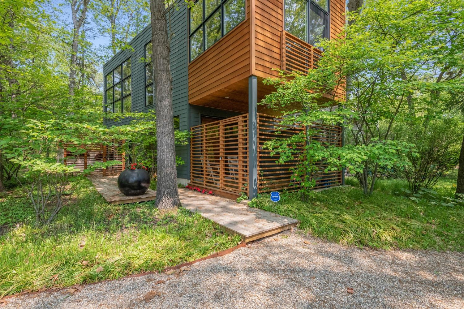 200 Maplewood Trail