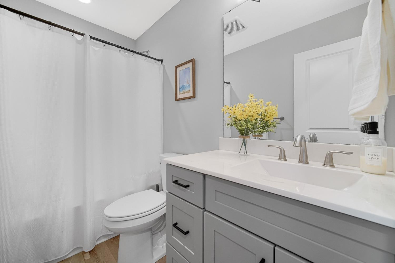 2974 N Fairway Avenue